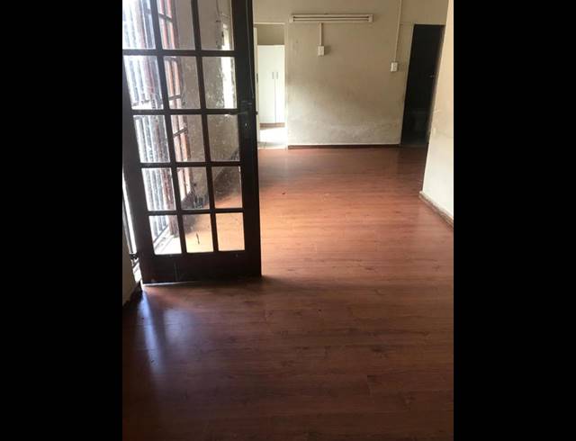 2 BEDROOM PROPERTY TO RENT IN BEZUIDENHOUT VALLEY